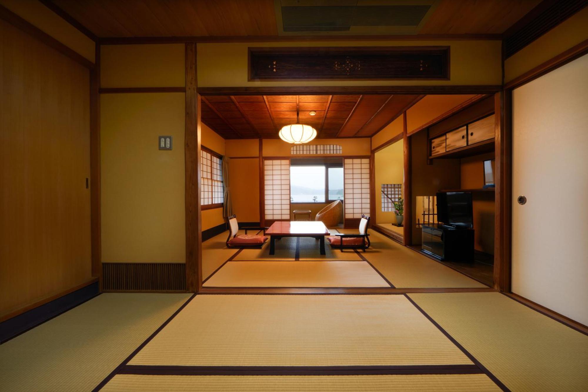 Charoku Bekkan Miyazu Kamer foto